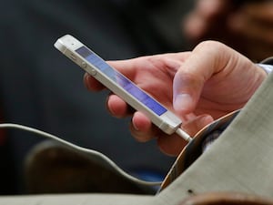 TSA issues warning for summer travelers who want to use their phones in airports