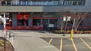 A man's alleged outburst on April 19 at Applebee’s on Hylan Boulevard in New Dorp resulted in multiple people injured and felony assault charges, according to court documents.